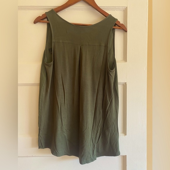 Fortune+Ivy green blouse size Medium - Picture 2 of 3